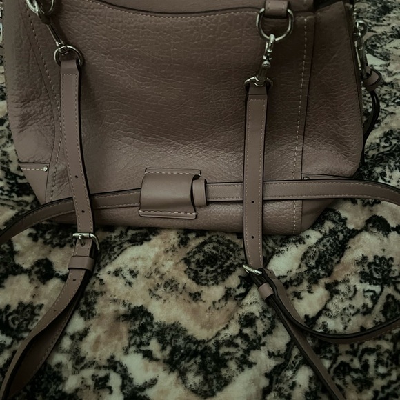 Coach Faye bag can be converted into a backpack. Elegant Women's Bag - Picture 7 of 16